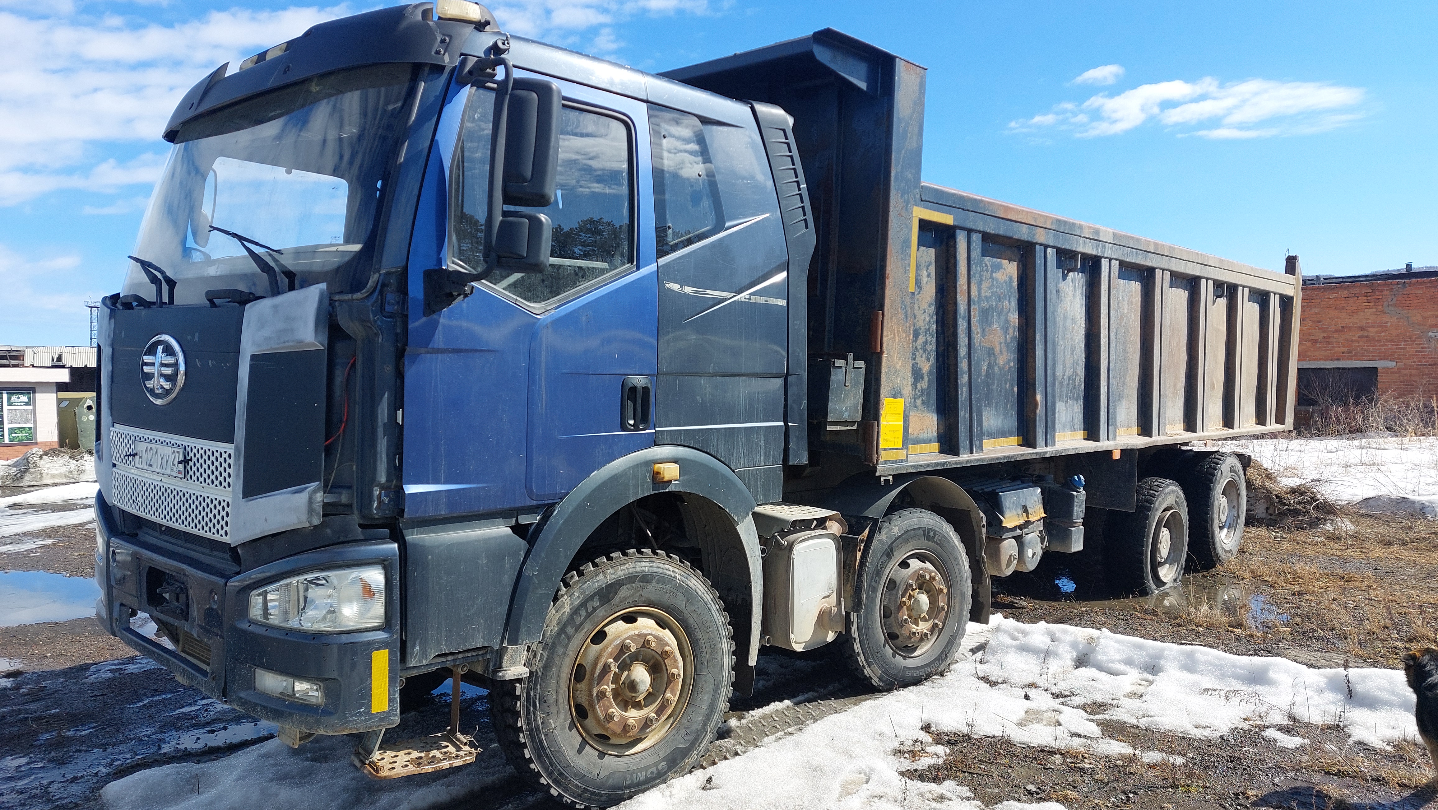 Самосвал FAW J6 (8х4); LFWMXXRX3H1F45399