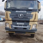 Седельный тягач Shacman SX42586V385 (6х6)