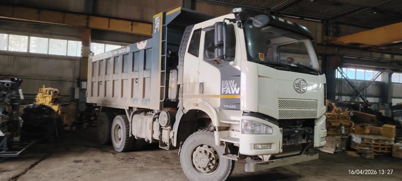 Самосвал FAW J6 (6х6); LFWLWXRL9N1F17971